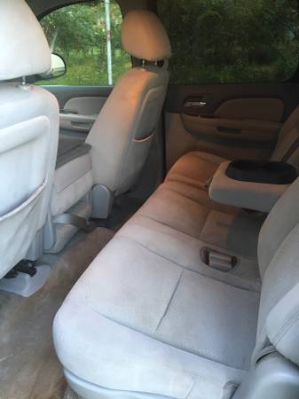 2007 Chevrolet Suburban 1500 4X4 Excellent Condition for sale in King Of Prussia, DE – photo 6