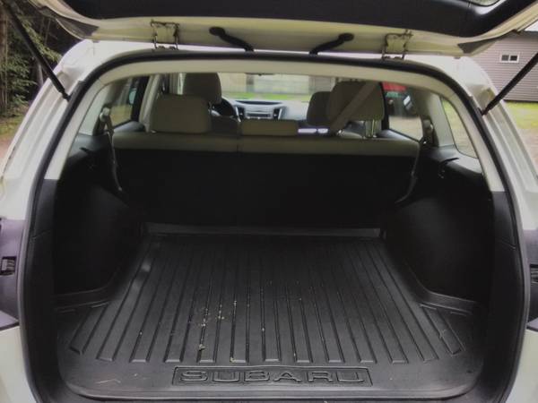 RARE 6 SPEED 2010 SUBARU OUTBACK for sale in Saxtons River, VT – photo 8