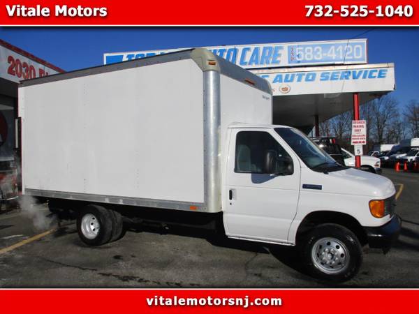 2007 Ford Econoline E-350 BOX TRUCK 14 FOOT LIFTGATE 68K - cars & for sale in south amboy, VT