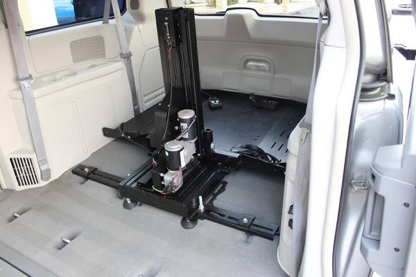 2009 Chrysler Town & Country Power Rear Entry Mobility Wheelchair Van for sale in Fort Myers, FL – photo 19