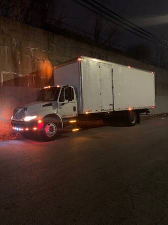 26 foot box truck for sale in Baldwin, NY