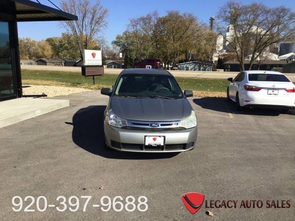 2008 FORD FOCUS SE - cars & trucks - by dealer - vehicle automotive... for sale in Jefferson, WI – photo 9
