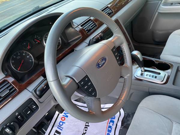 2007 FORD FIVE HUNDRED SEL EXCELLENT CONDITION SEDAN - cars & trucks... for sale in Romeoville, IL – photo 16