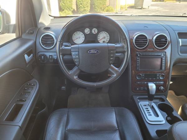 2007 Ford Freestyle Limited AWD with 3 0 liter V-6 for sale in Springfield, IL – photo 4