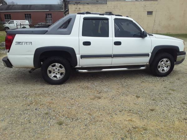 2004 Chevy avalanche z66 $4500 obo - cars & trucks - by owner -... for sale in Lancaster, NC – photo 19