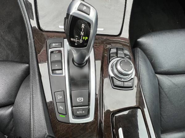 2013 BMW 5-Series 535i xDrive - - by dealer - vehicle for sale in Janesville, WI – photo 17