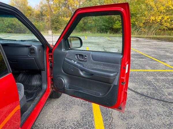 2000 Chevy S-10 92k Miles - - by dealer - vehicle for sale in Flint, MI – photo 17