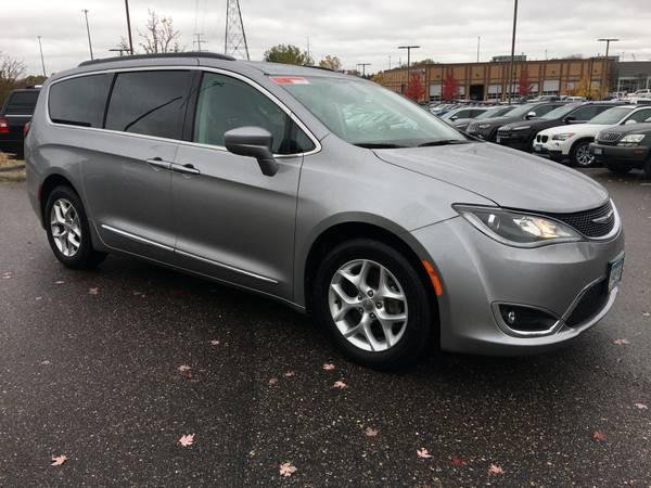 2017 Chrysler Pacifica Touring-L for sale in Eden Prairie, MN – photo 2