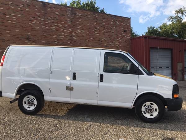 2014 GMC Savana 2500 cargo van AT AC PL MD Inspection Warranty... for sale in Temple Hills, District Of Columbia – photo 3
