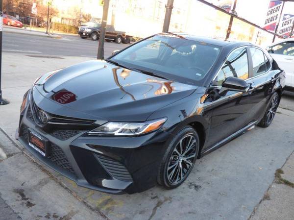 2020 Toyota Camry SE - Call or TEXT! Financing Available! - cars &... for sale in Chicago, IL – photo 3