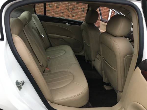 2007 Buick Lucerne CXL Leather Super Clean NO RUST HERE! - cars & for sale in Painesville , OH – photo 14