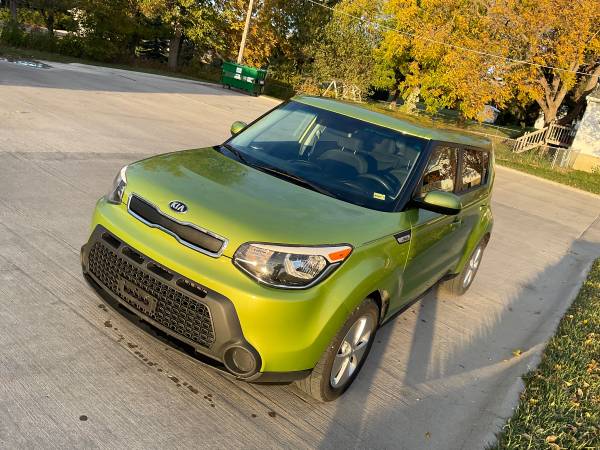 Green 2016 Kia Soul Base (One Owner) - - by dealer for sale in Dallas Center, IA – photo 17