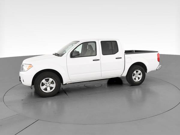 2012 Nissan Frontier Crew Cab SV Pickup 4D 5 ft pickup White -... for sale in East Palo Alto, CA – photo 4