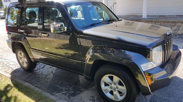 2011 Jeep Liberty 4X4 Low miles CLEAN for sale in West Warwick, RI – photo 4