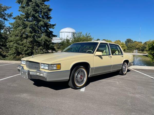 1989 Cadillac Deville 55k mint condition for sale in Glendale Heights, IL – photo 2