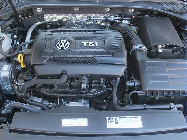 2017 VW GTI 4DR * AUTOMATIC * BACK UP CAMERA * 34K MILES * IMMACULATE! for sale in West Berlin, DE – photo 14