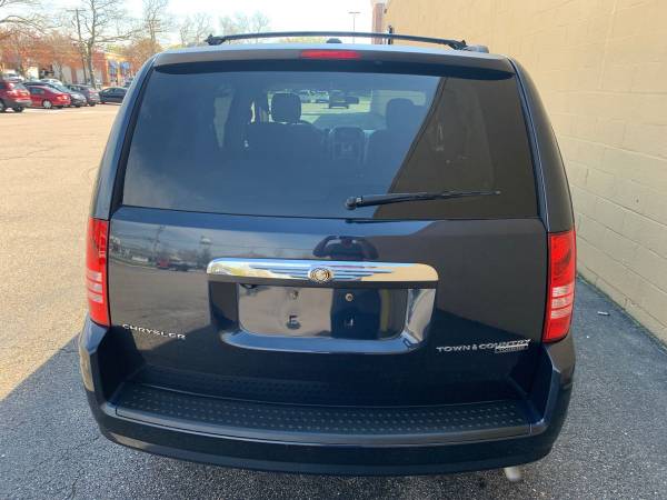 2009 Chrysler Town & Country for sale in Kings Park, NY – photo 6