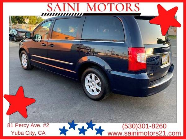 2013 Chrysler Town & Country - Easy Financing Available! - cars &... for sale in Yuba City, CA – photo 4