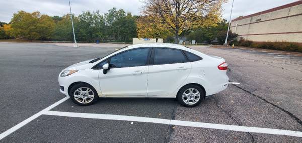 2014 Ford Fiesta SE Sedan 4D - cars & trucks - by owner - vehicle... for sale in Weymouth, MA – photo 4