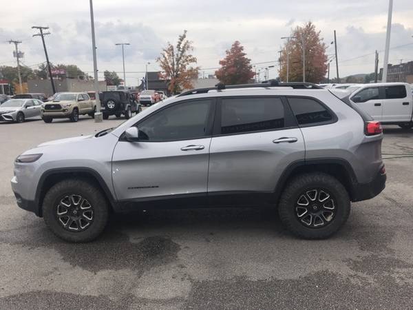 2016 Jeep Cherokee 4WD 4D Sport Utility/SUV - - by for sale in Saint Albans, WV – photo 4