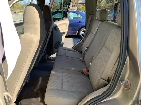 2005 Jeep Liberty Renegade 4X4 Sport Utility 4-Door - cars & trucks... for sale in Dayton, OH – photo 11