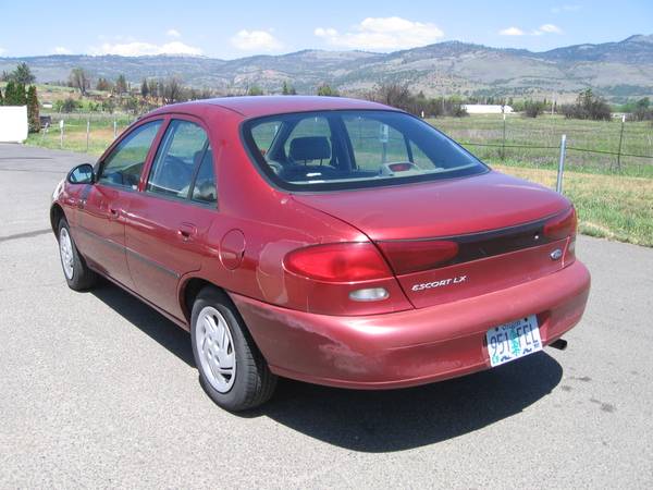 1998 FORD ESCORT LX 4 DOOR - - by dealer - vehicle for sale in Ashland, OR – photo 8
