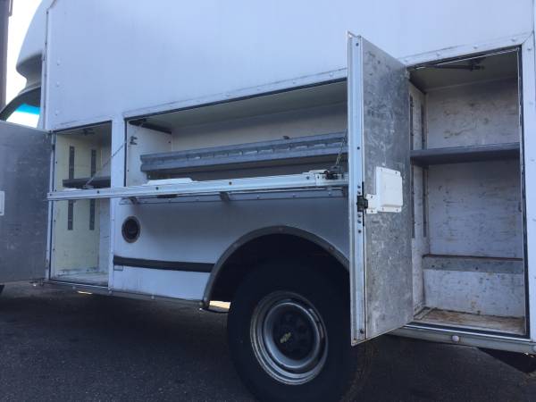 2001 Chevy G3500 Box Truck - cars & trucks - by owner - vehicle... for sale in Rocky Hill, CT – photo 2
