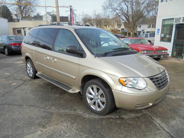 2007 Chrysler Town and Country Touring 4dr Extended Mini Van - cars... for sale in Burlington, WI – photo 4