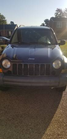 06 jeep liberty 4x4 for sale in Louisville, KY – photo 3