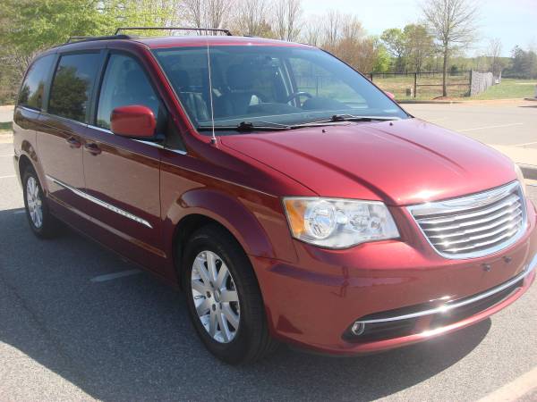 2014 chrysler town & country touring for sale in Greensboro, NC – photo 2