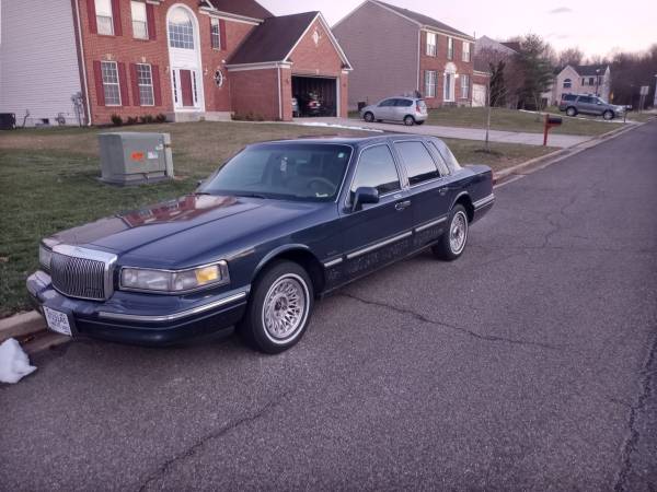 1997 Lincoln Town Car for sale in Suitland, District Of Columbia – photo 5