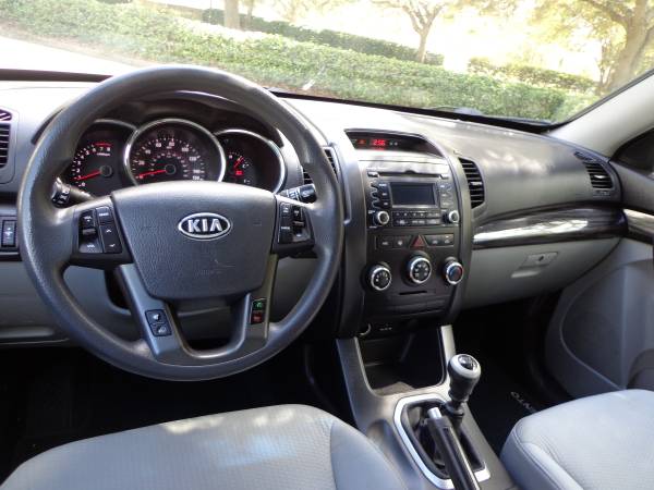 2011 Kia Sorento 6-Speed Manual! Price is Negotiable for sale in Riverview, FL – photo 14