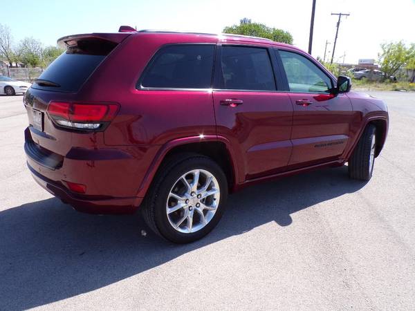 2018 Jeep Grand Cherokee Altitude - - by dealer for sale in Brownwood, TX – photo 2