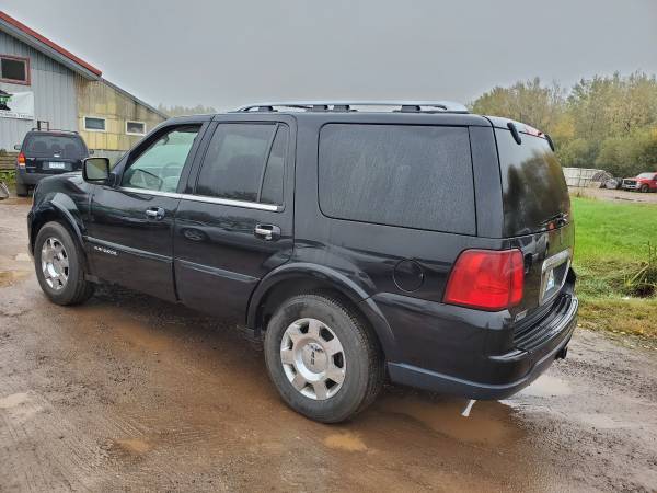 2006 Lincoln Navigator Luxury 4x4!! LOW MILES!! for sale in Hermantown, MN – photo 3
