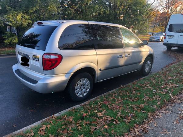 !! 2005 Chrysler Town and Country, *1 Owner*, DVD TV, Clean Carfax... for sale in Clifton, NY – photo 3