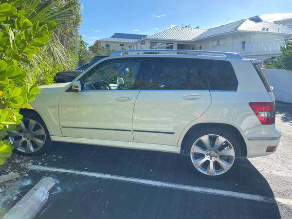 Mercedes Benz Sport GLK350 - cars & trucks - by owner - vehicle... for sale in Miami, FL – photo 2
