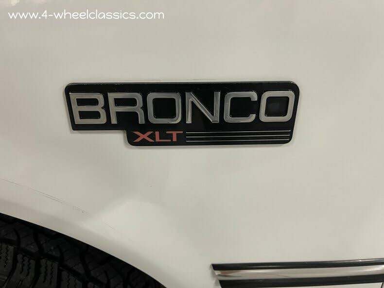 1994 Ford Bronco XLT 4WD for sale in Holland , MI – photo 9