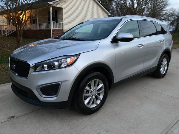 2017 Kia Sorento, only 25k miles! - cars & trucks - by owner -... for sale in Boiling Springs, SC