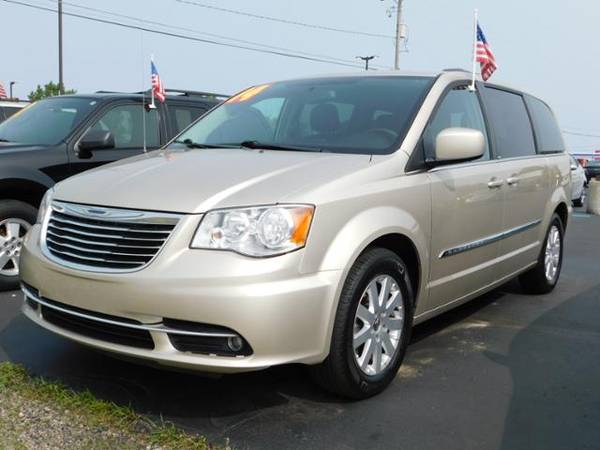 2014 Chrysler Town & Country for sale in Grawn, MI – photo 5