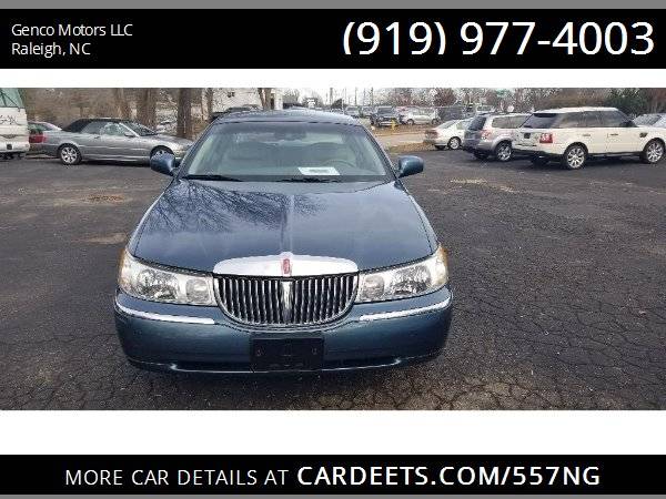 2001 LINCOLN TOWN CAR EXECUTIVE, Blue - - by dealer for sale in Raleigh, NC – photo 3