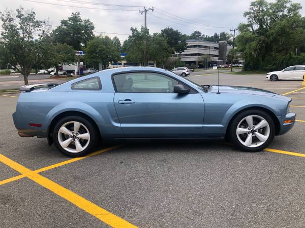 2006 Ford Mustang - V6 Automatic 112k miles - Very Clean!! for sale in East Hartford, CT – photo 5
