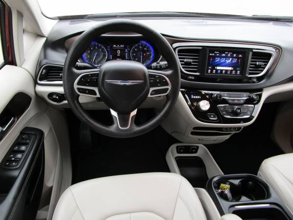 2021 Chrysler Voyager LXi MiniVan Lthr Rem Start Pwr Lift Fresh for sale in STURGEON BAY, WI – photo 13