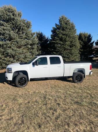 2011 chevy duramax - cars & trucks - by owner - vehicle automotive... for sale in Rock Rapids, SD – photo 3