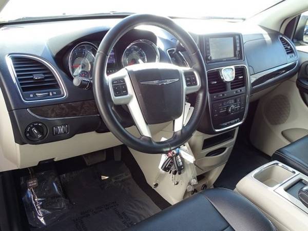 2016 Chrysler Town & Country Touring, Low Miles for sale in El Cajon, CA – photo 12