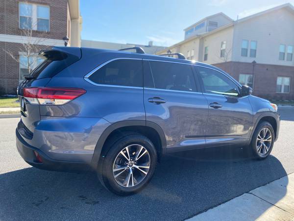 2019 Toyota Highlander Mint Condition for sale in Dumfries, District Of Columbia – photo 4