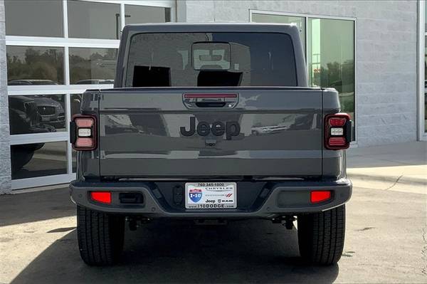 2022 Jeep Gladiator Overland pickup Sting-Gray Clearcoat - cars & for sale in Indio, CA – photo 3