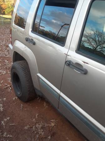2010 Jeep Liberty Sport 4x4 - cars & trucks - by owner - vehicle... for sale in Lindale, TX – photo 4