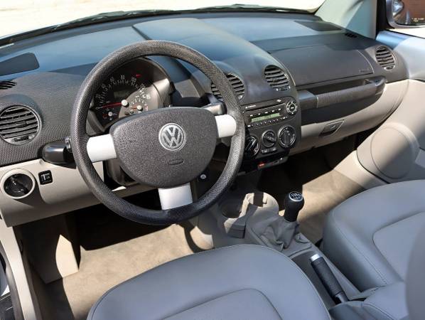 2004 VW NEW BEETLE CONVERTIBLE GLS 1-OWNER 91k-MILES MANUAL for sale in Elgin, IL – photo 17