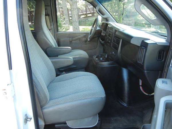 2017 Chevrolet Express 2500 LT 12-Passenger Van, 143k, Warranty for sale in Merriam, MO – photo 13
