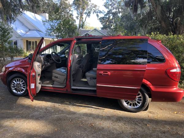 2001 Chrysler Town & Country Limited for sale in Bluffton, SC – photo 3